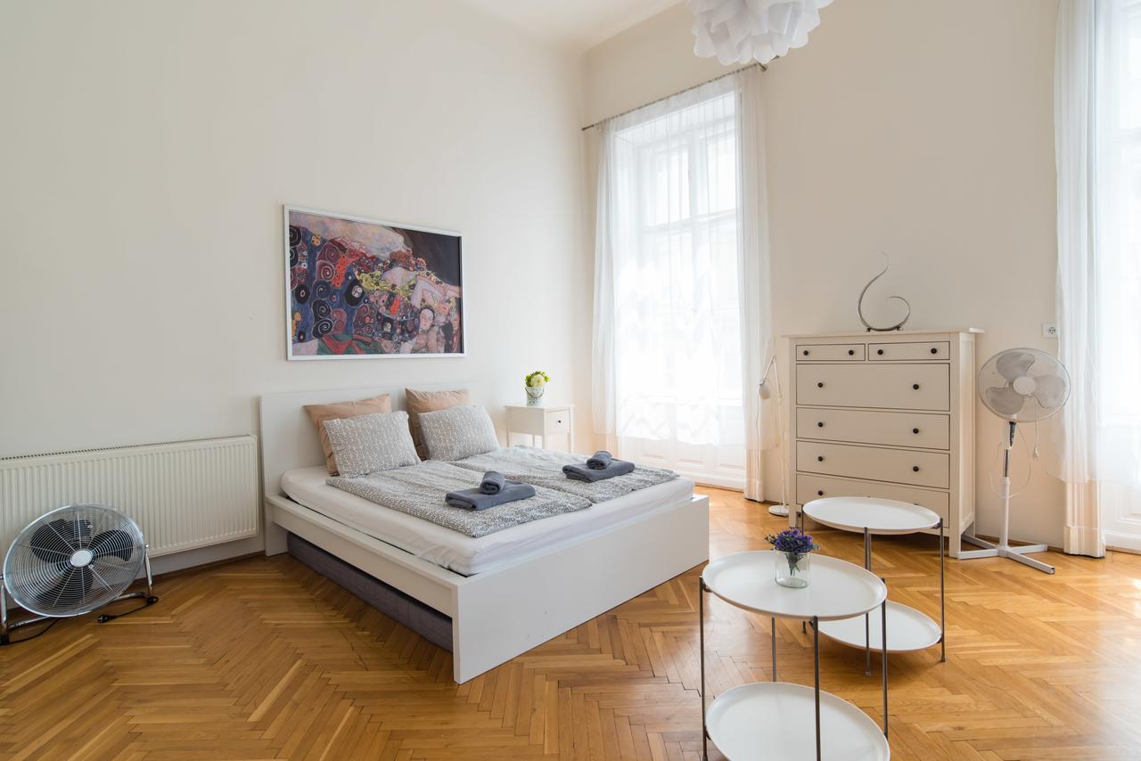Broadway Apartment Budapest Eksteriør billede