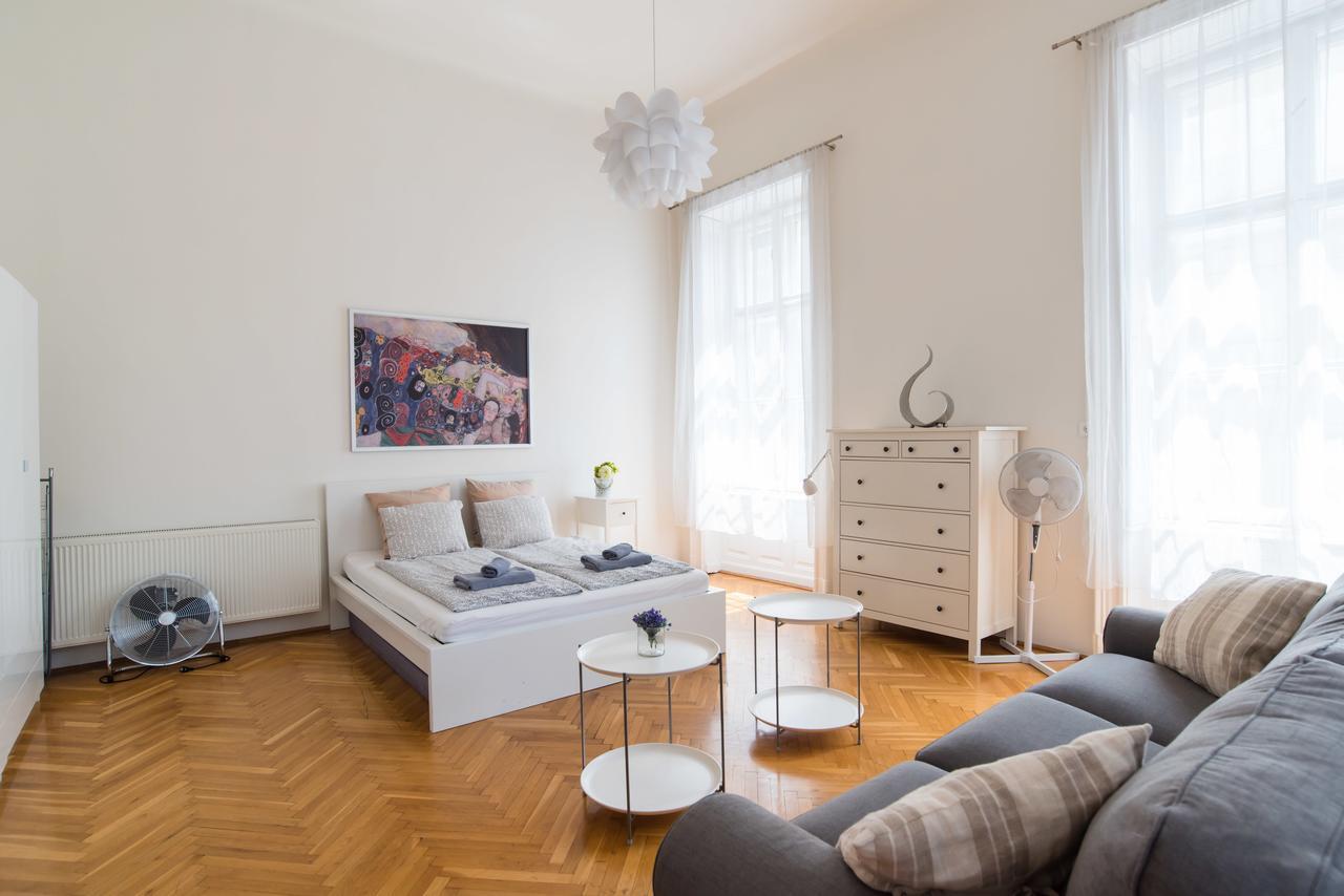 Broadway Apartment Budapest Eksteriør billede